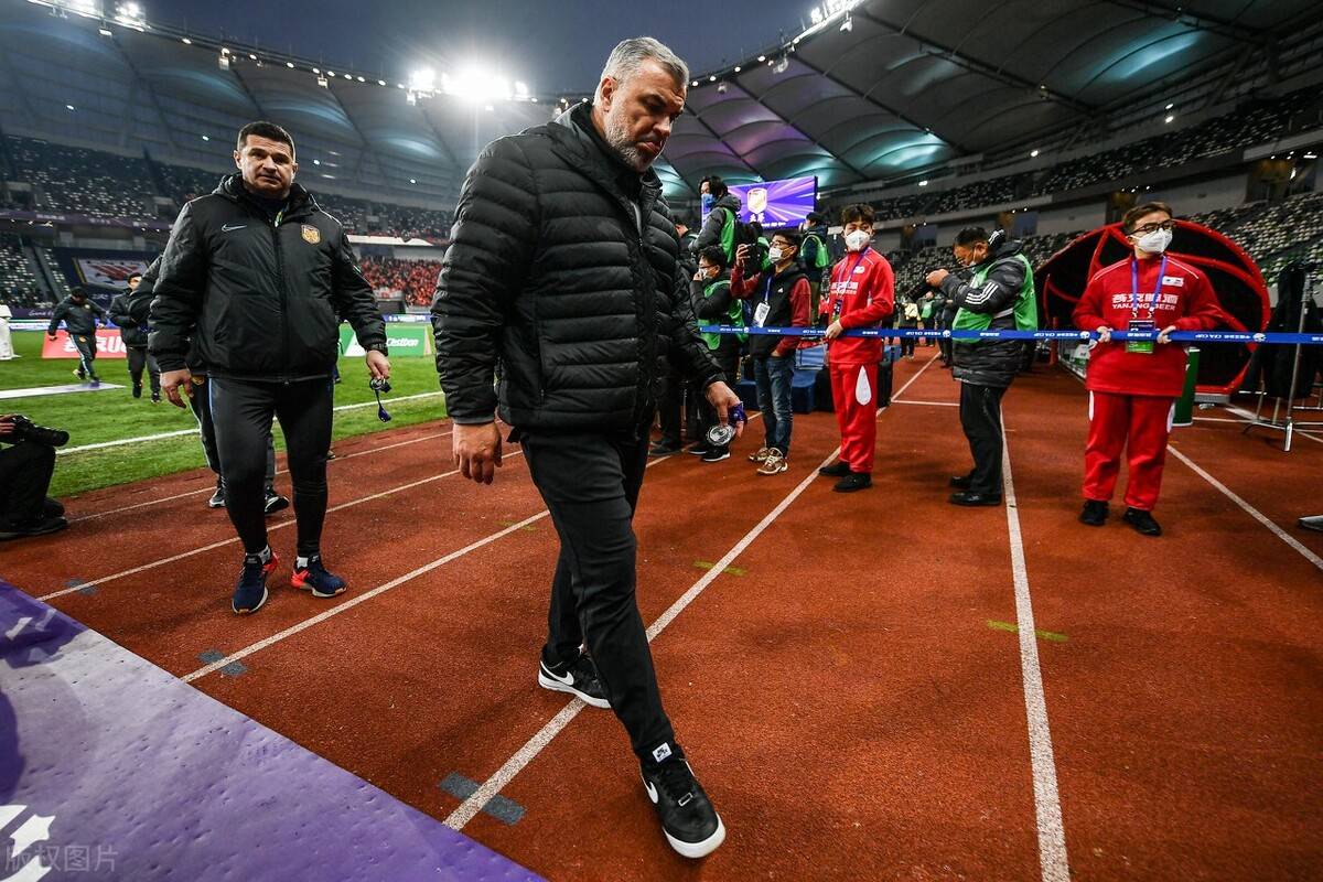  今夜中超传出新动向，圣安东尼奥马刺回应争议，管理层表态——态度坚定，高层口径保持一致