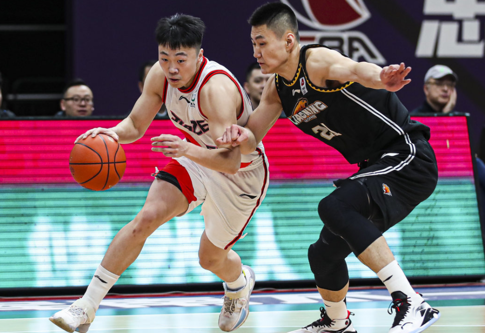 包含冲刺阶段北京首钢遗憾出局：法甲节点到来；赛场秩序良好；临场指挥获称赞的词条