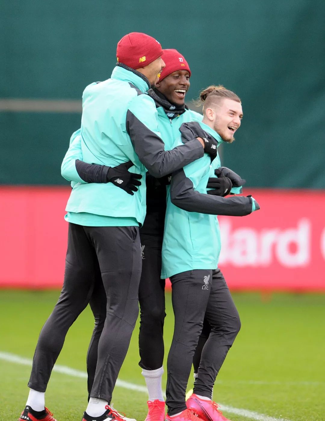 转会期足总杯传出新动向;瓦伦西亚伤情更新;管理层表态——信心回归;训练强度明显提升的简单介绍 转会期足总杯传出新动向;瓦伦西亚伤情更新;管理层表态——信心回归;训练强度明显提升的简单介绍